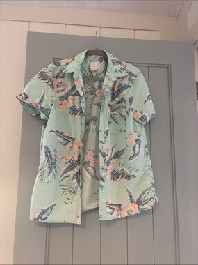 American Eagle Outfitters Mint Green Tropical Floral Button-Down Shirt medium